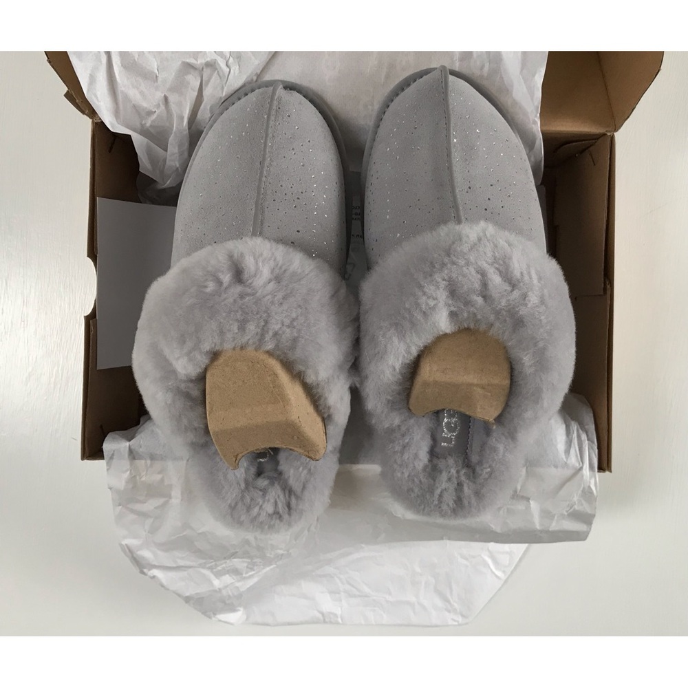 UGG SLIPPERS